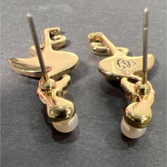 Betsey Johnson Pink Flamingo Stud Earrings Santa Hat Pearl Christmas Whimsical - Picture 9 of 11